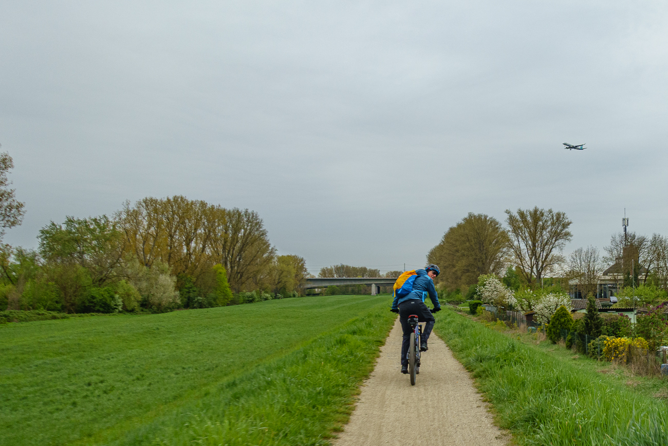 Unter der Anflugschneise zwischen Mainz und Frankfurt