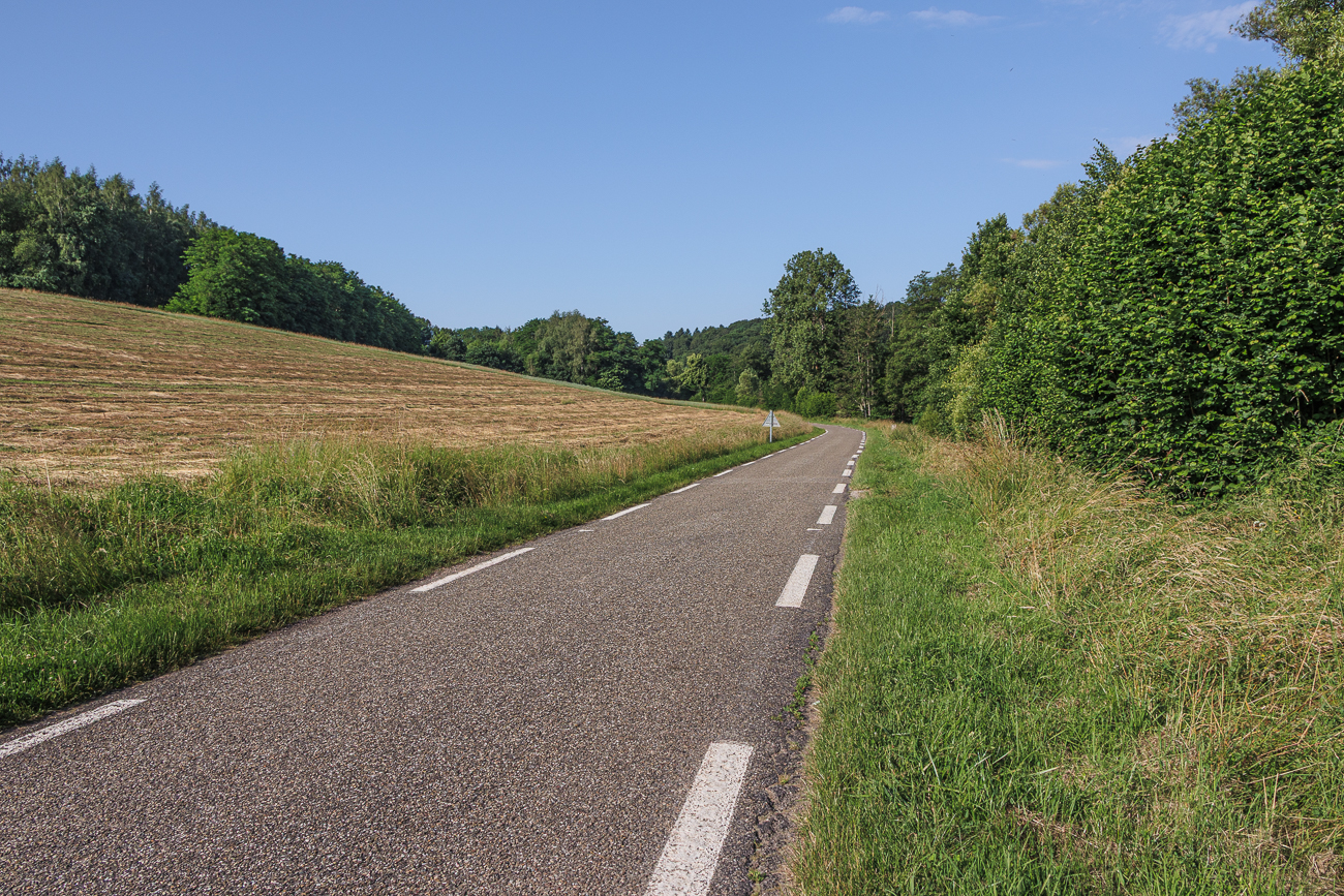 In Frankreich sind die Stra&szlig;en schmaler als bei uns ;-)