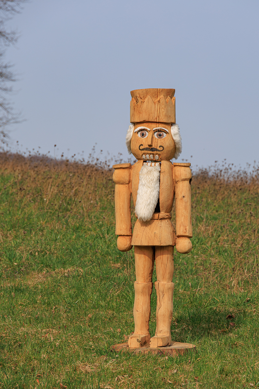 Der Knacker braucht aber grooo&szlig;e N&uuml;sse ;-)